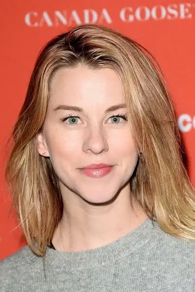 Kim Shaw headshot