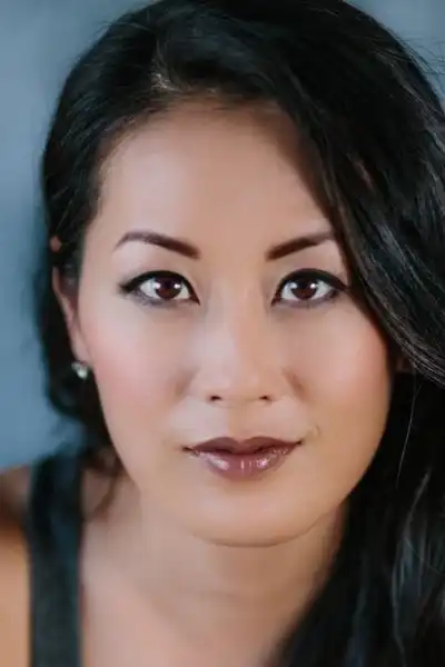 Olivia Cheng headshot
