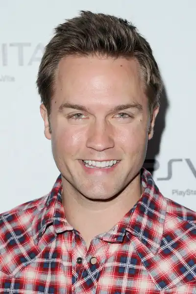 Scott Porter headshot