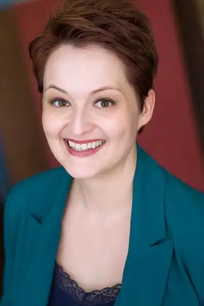 Mandy McMillian headshot