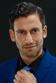 Adam Tsekhman headshot