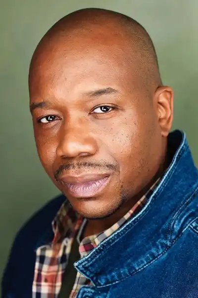 Eric Carter headshot