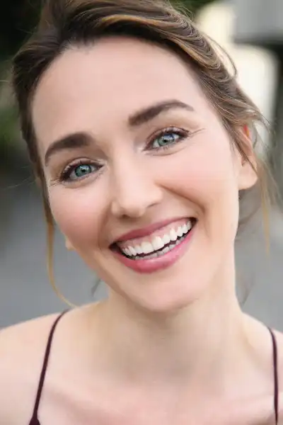 Meg Cionni headshot