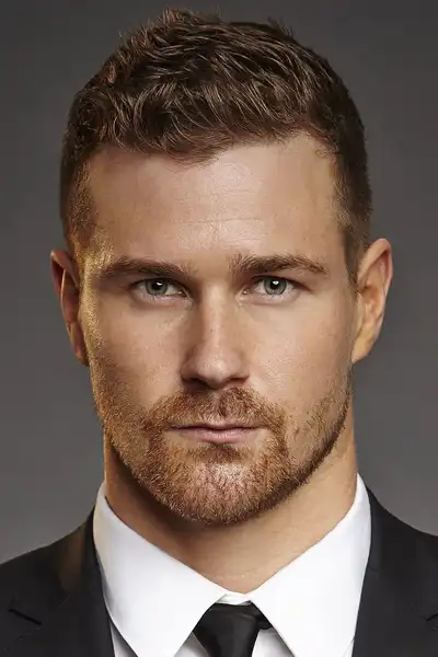 Josh Kelly headshot