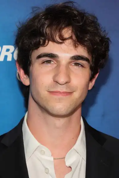 Zachary Gordon headshot