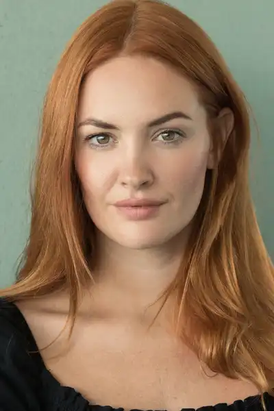 Alexandra Evans headshot