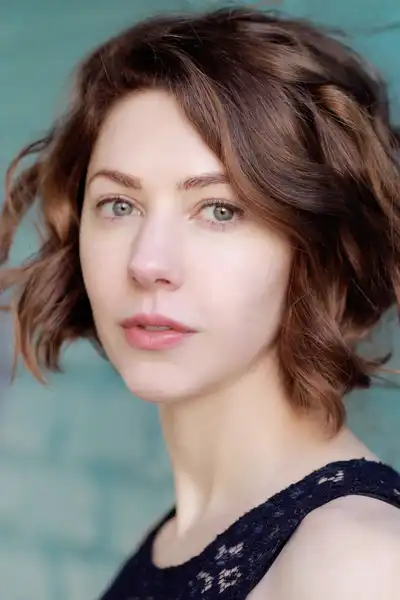 Catherine Steadman headshot