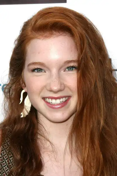 Annalise Basso headshot
