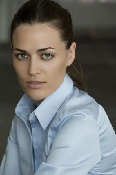 Lauren Glazier headshot