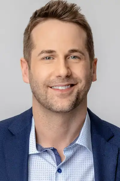 Niall Matter headshot