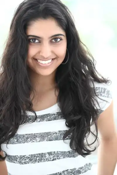 Aliza Vellani headshot