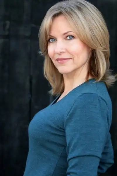 Lini Evans headshot