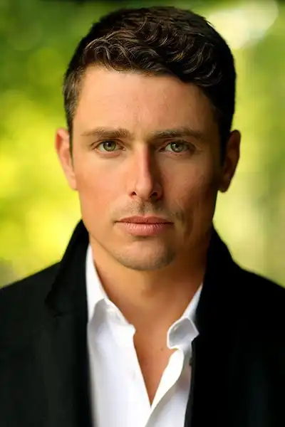 Lachlan Nieboer headshot
