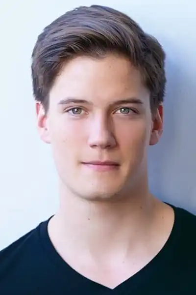 Justin Kelly headshot