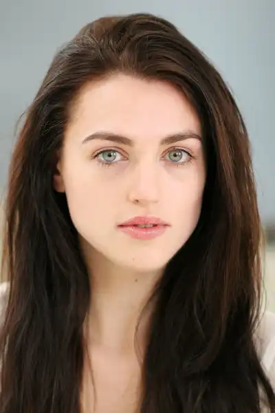 Katie McGrath headshot