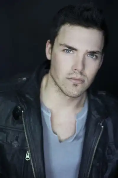 Wesley Morgan headshot