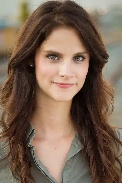 Mandie Vredegoor headshot