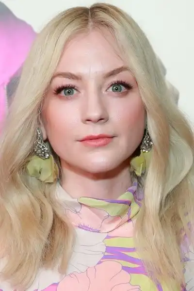 Emily Kinney headshot