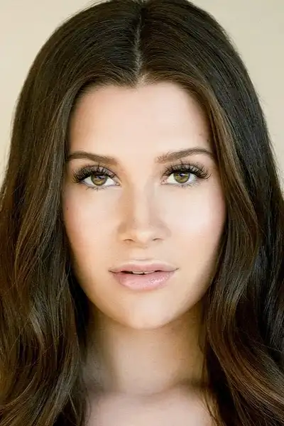 Natasha Calis headshot