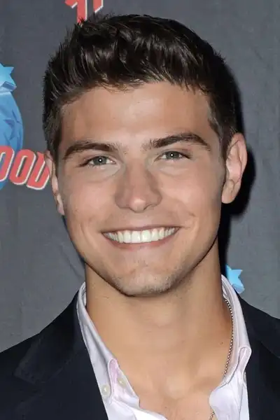 Luke Bilyk headshot