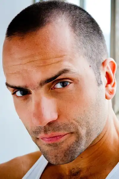 Carlos Gonzalez-Vio headshot