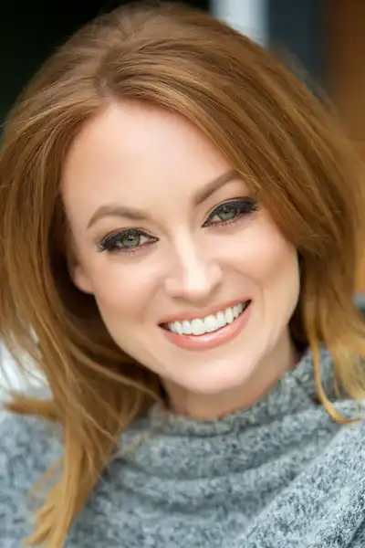 Fiona Vroom headshot