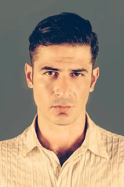 Nikolas Makris headshot