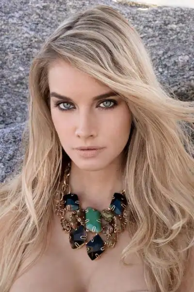 Emily Maddison headshot