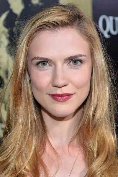 Sara Canning headshot