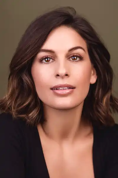 Megan Loya McQueen headshot