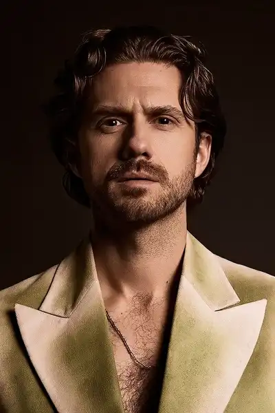 Aaron Tveit headshot