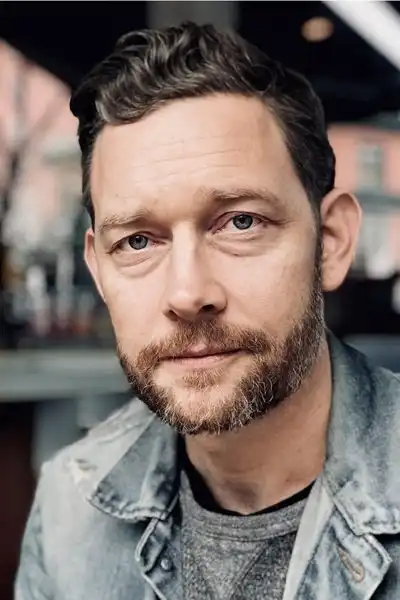 Darren Dolynski headshot