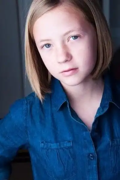 Lennon Wynn headshot