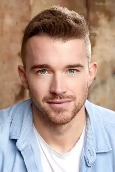 Chandler Massey headshot