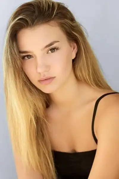 Ali Skovbye headshot