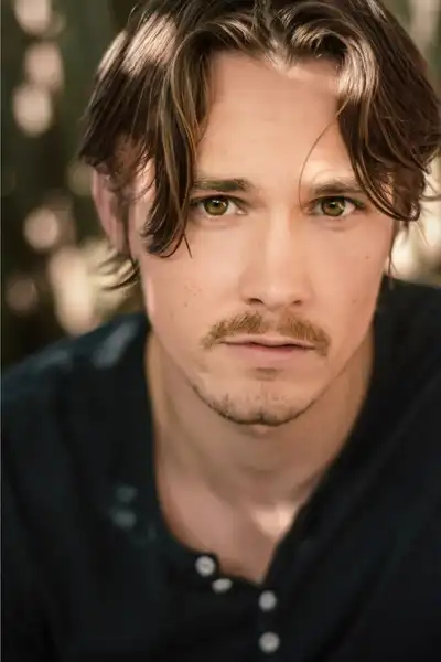 Tom Stevens headshot