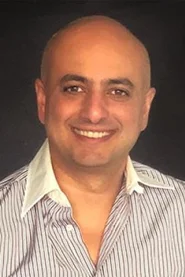 Navid Soofi headshot