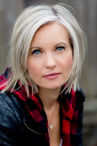 Roz Murray headshot