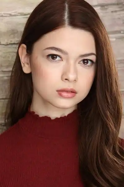Nikki Hahn headshot