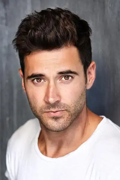 Leonidas Gulaptis headshot