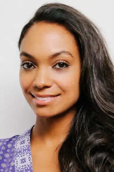 Lyndie Greenwood headshot
