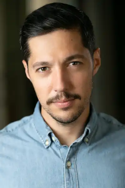 Nick Arapoglou headshot