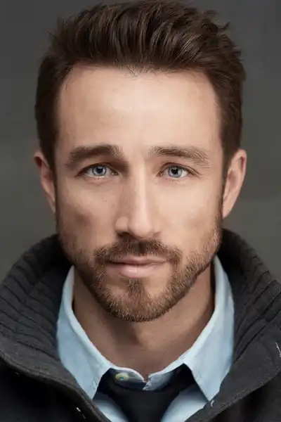 Brendon Zub headshot