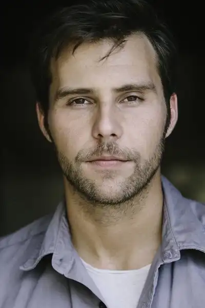 Justin Miles headshot