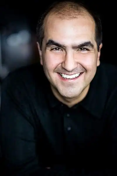 Javier Lacroix headshot