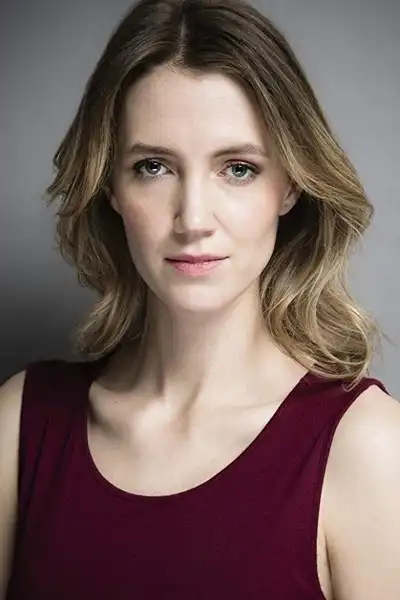 Hannah Spear headshot