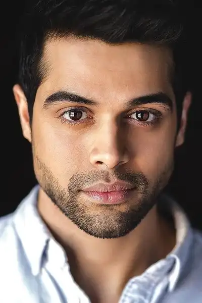 Anand Desai-Barochia headshot