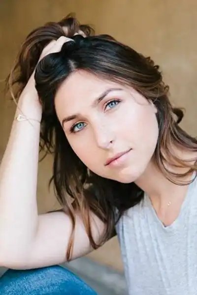Samantha Ressler headshot