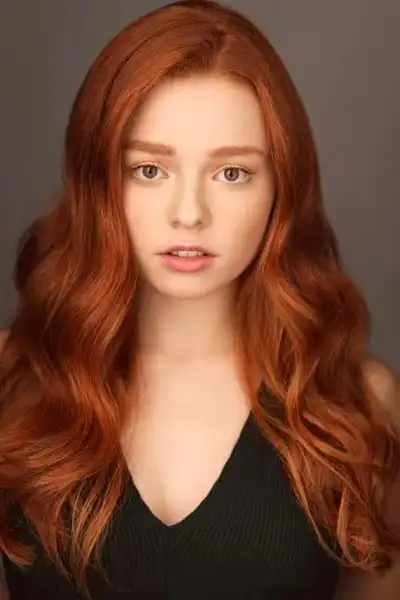 Kyra Leroux headshot