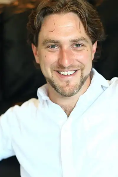 Edward Foy headshot